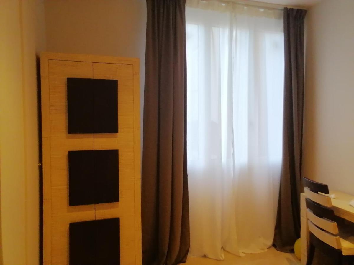 Pensión Home33 Bari